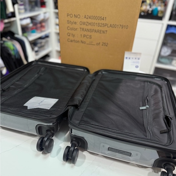 Off-White Clear Trolley carry on - w/stickers Brand New! - Picture 12 of 16